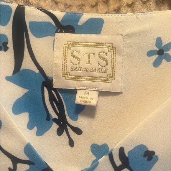 Sail to Sable STS Women’s Blouse | Blue Floral Print | Size M - Picture 3 of 8